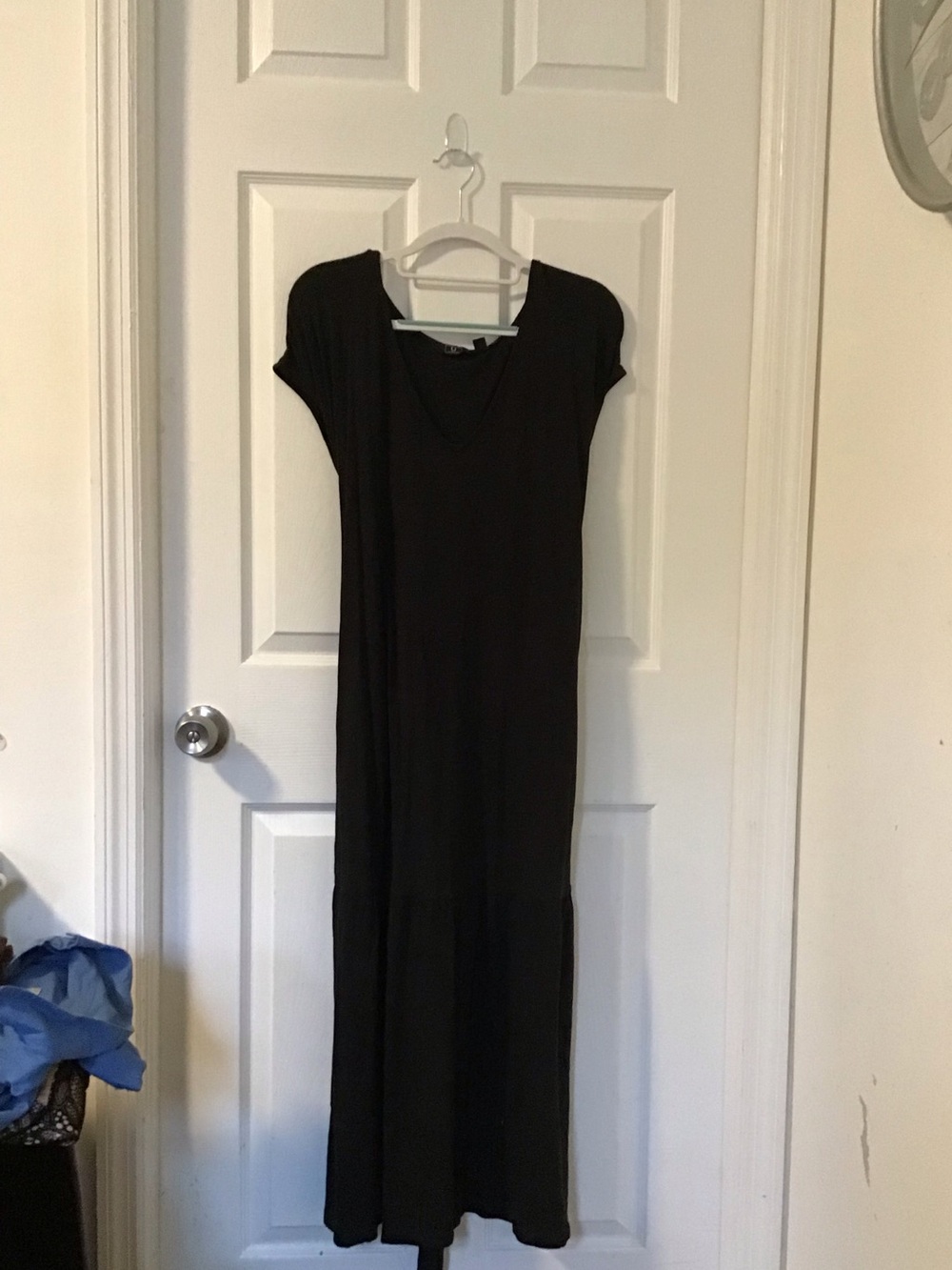 NWOT! G by Giuliana Black V-Neck Maxi Dress
